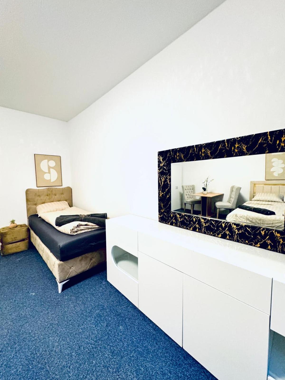 Bright Stay, 7br Shared Only 13min To Belvedere Palace Wien