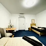 Bright Stay, 7Br Shared Apt Only 13Min To Belvedere Palace