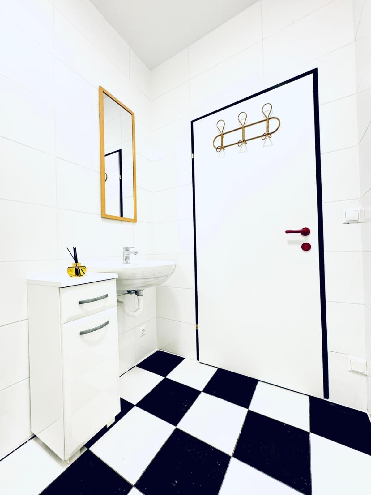 Bright Stay, 7br Shared Only 13min To Belvedere Palace Wien