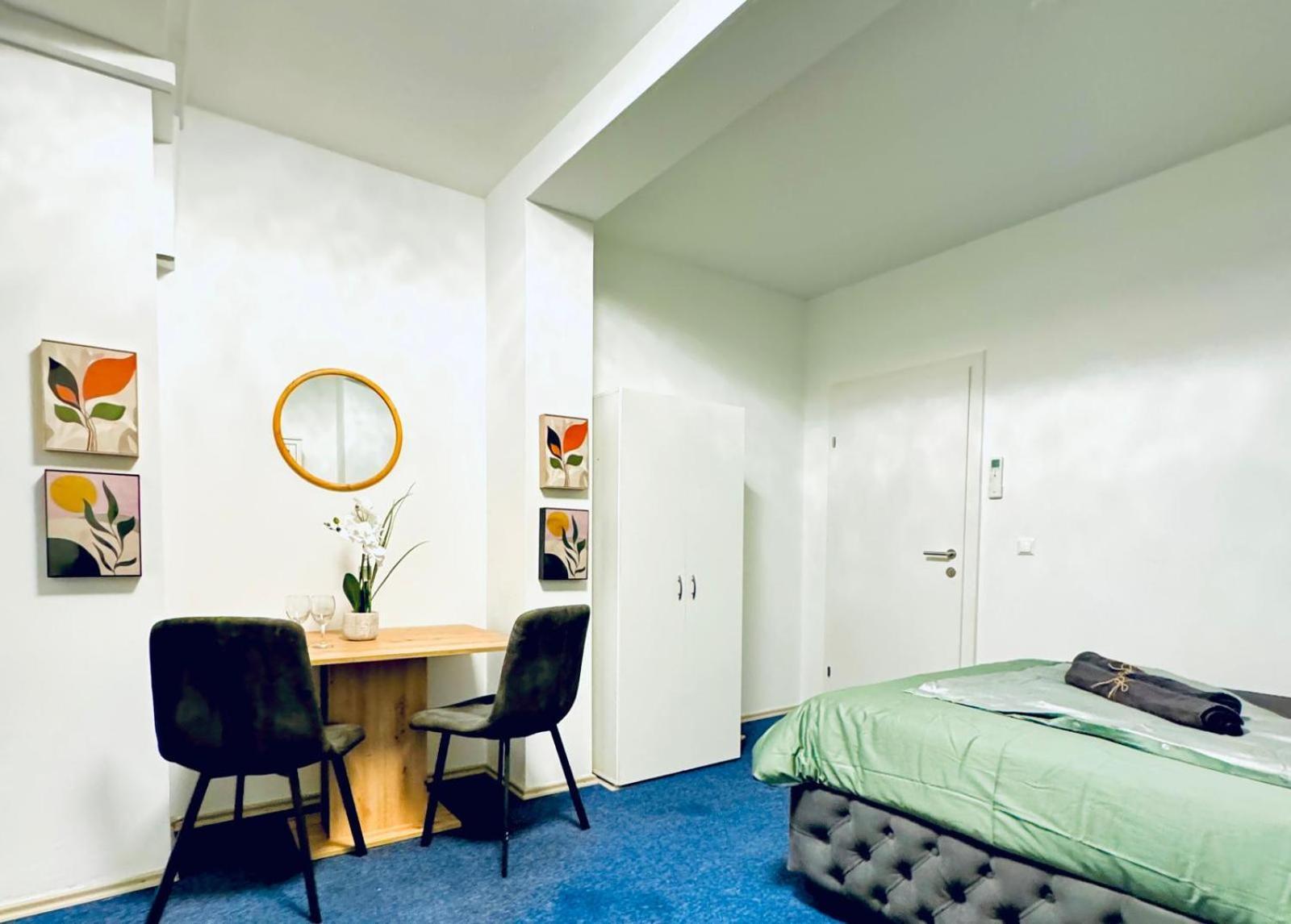 Bright Stay, 7br Shared Only 13min To Belvedere Palace