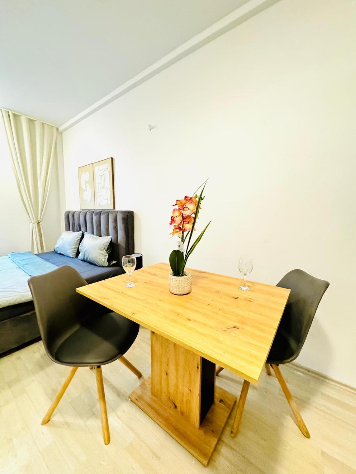 Bright Stay, 7br Shared Only 13min To Belvedere Palace *